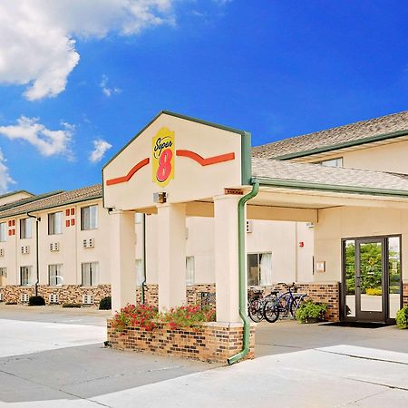 Super 8 By Wyndham St. James Экстерьер фото