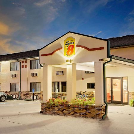 Super 8 By Wyndham St. James Экстерьер фото
