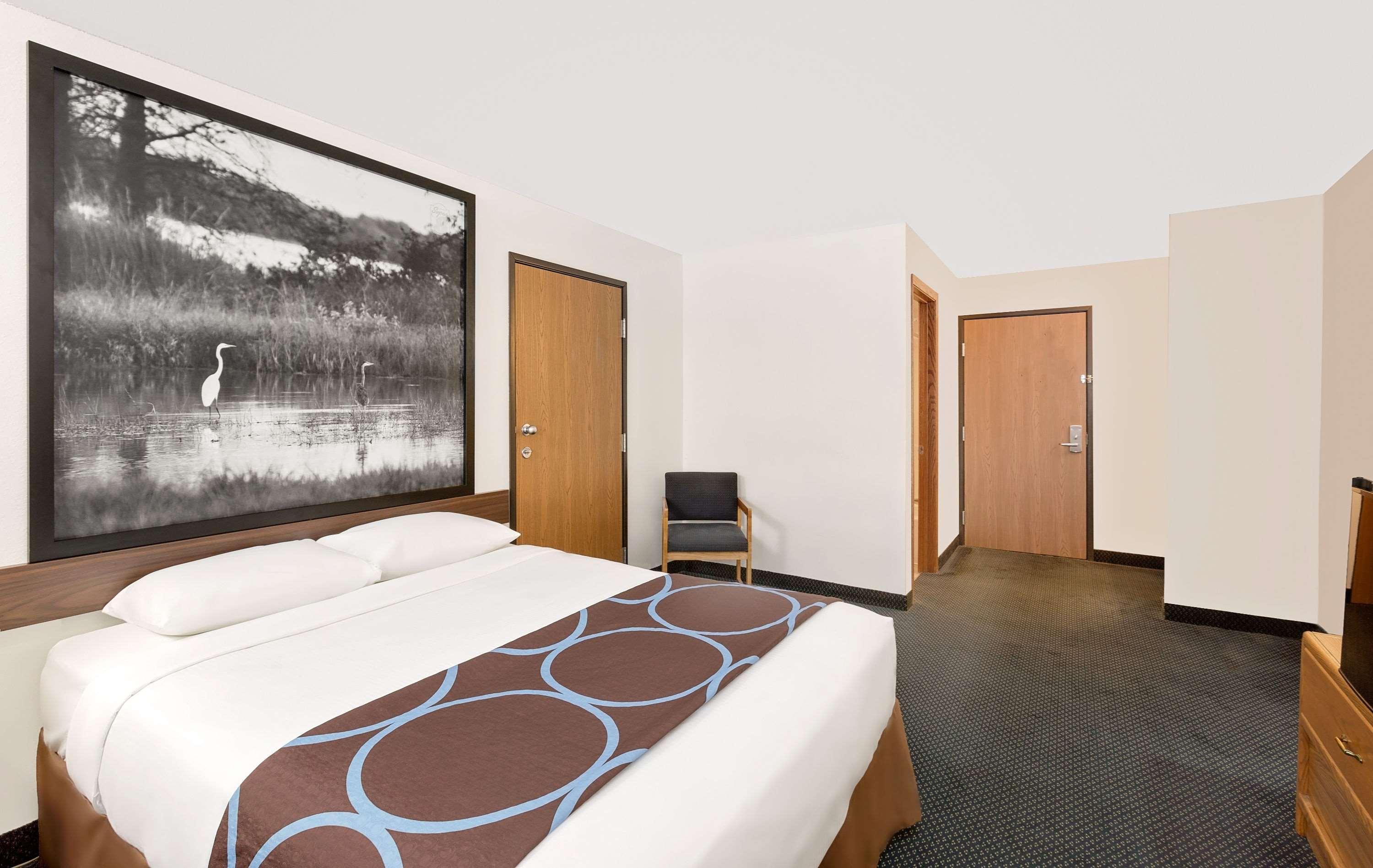 Super 8 By Wyndham St. James Экстерьер фото