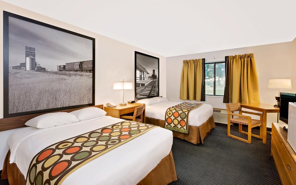 Super 8 By Wyndham St. James Экстерьер фото